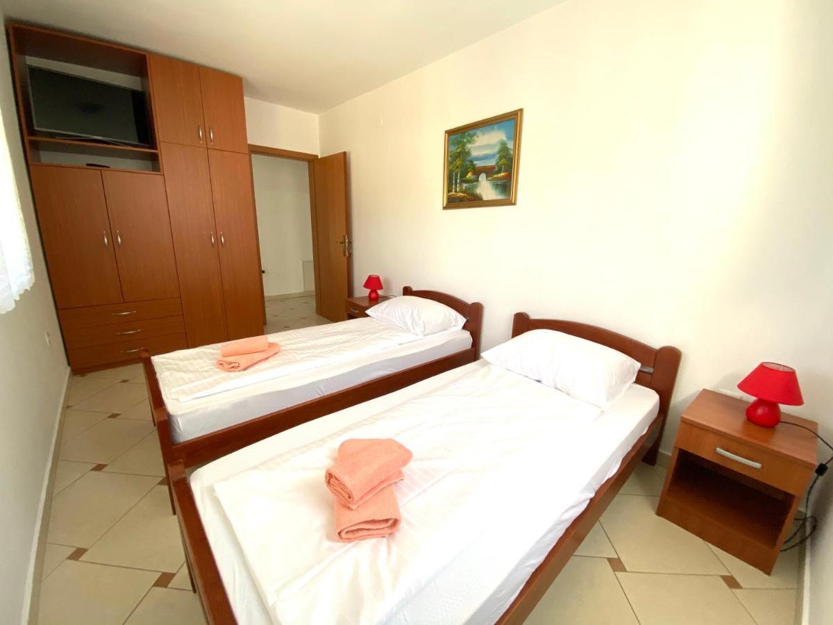 Apartments Mrkonja Матулі Екстер'єр фото