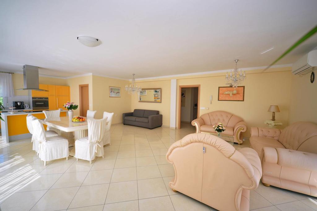 Apartments Mrkonja Матулі Екстер'єр фото
