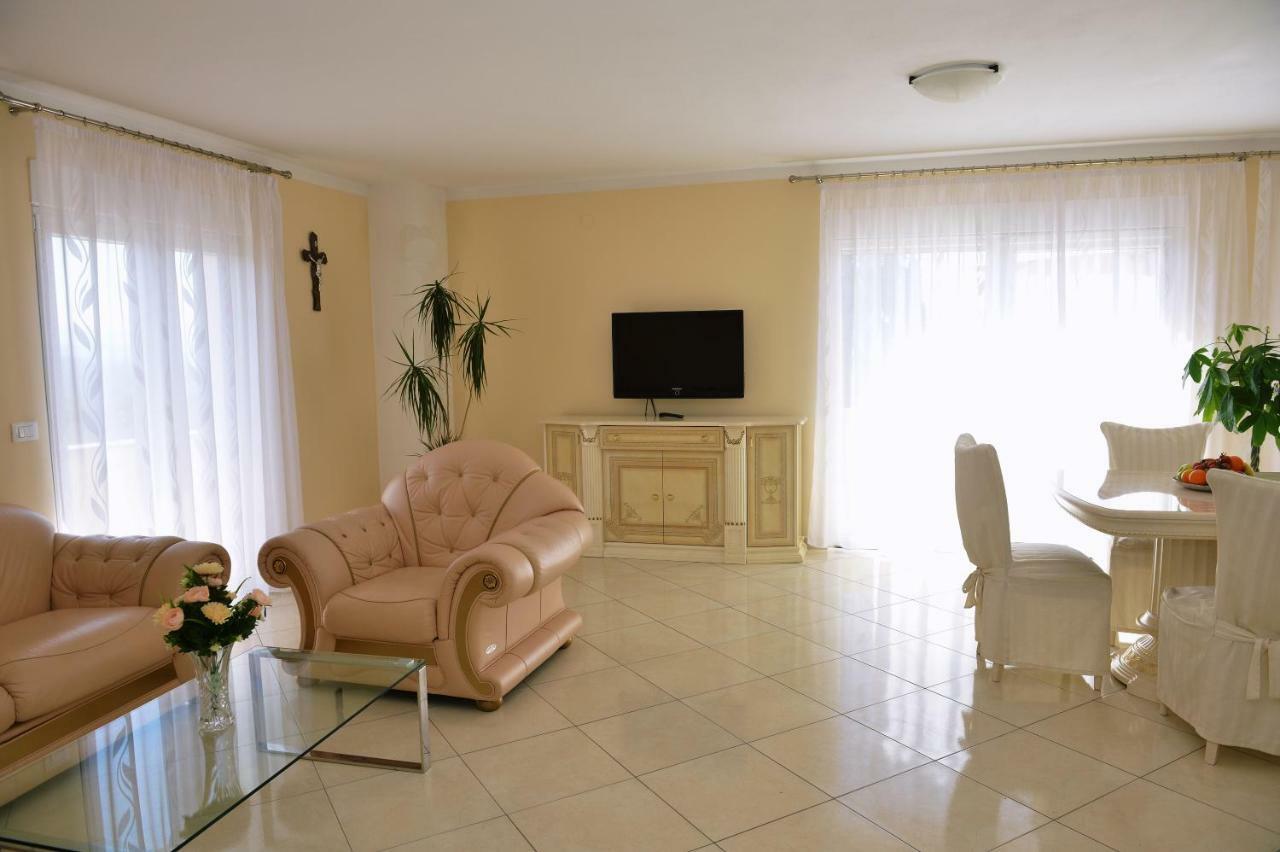 Apartments Mrkonja Матулі Екстер'єр фото