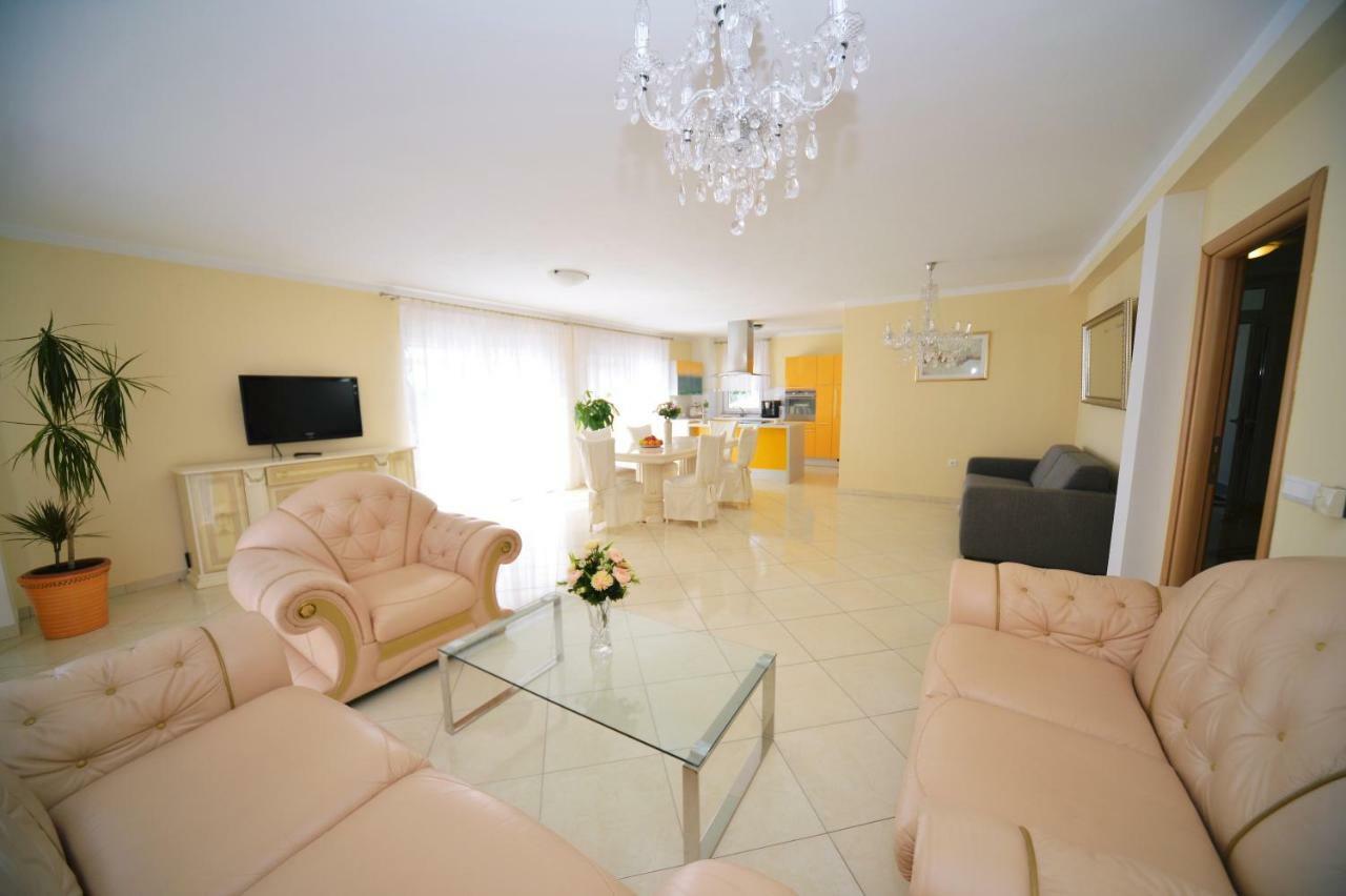 Apartments Mrkonja Матулі Екстер'єр фото