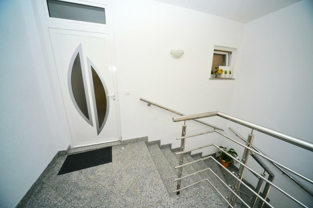 Apartments Mrkonja Матулі Екстер'єр фото