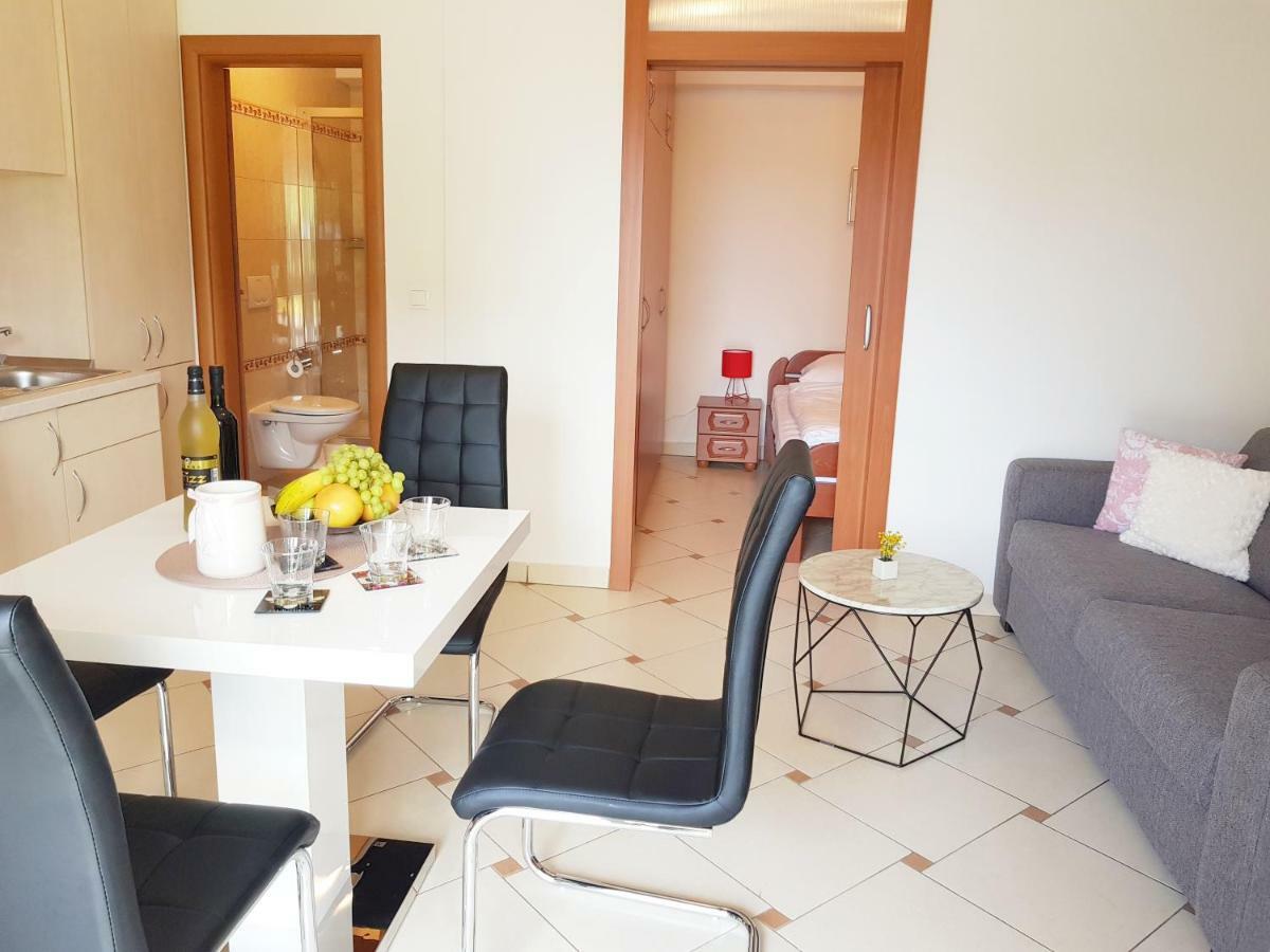 Apartments Mrkonja Матулі Екстер'єр фото