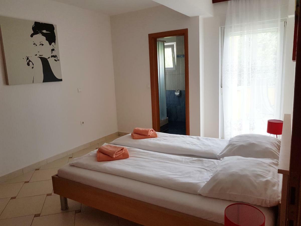 Apartments Mrkonja Матулі Екстер'єр фото