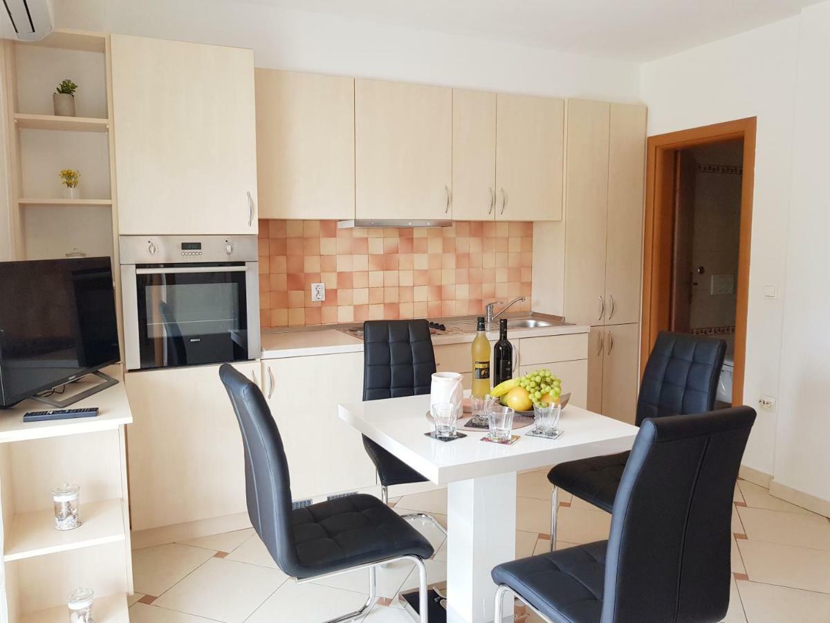 Apartments Mrkonja Матулі Екстер'єр фото