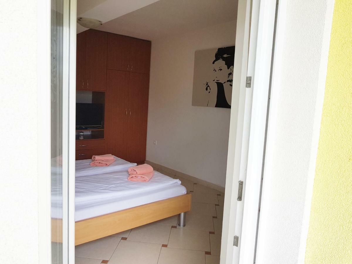 Apartments Mrkonja Матулі Екстер'єр фото