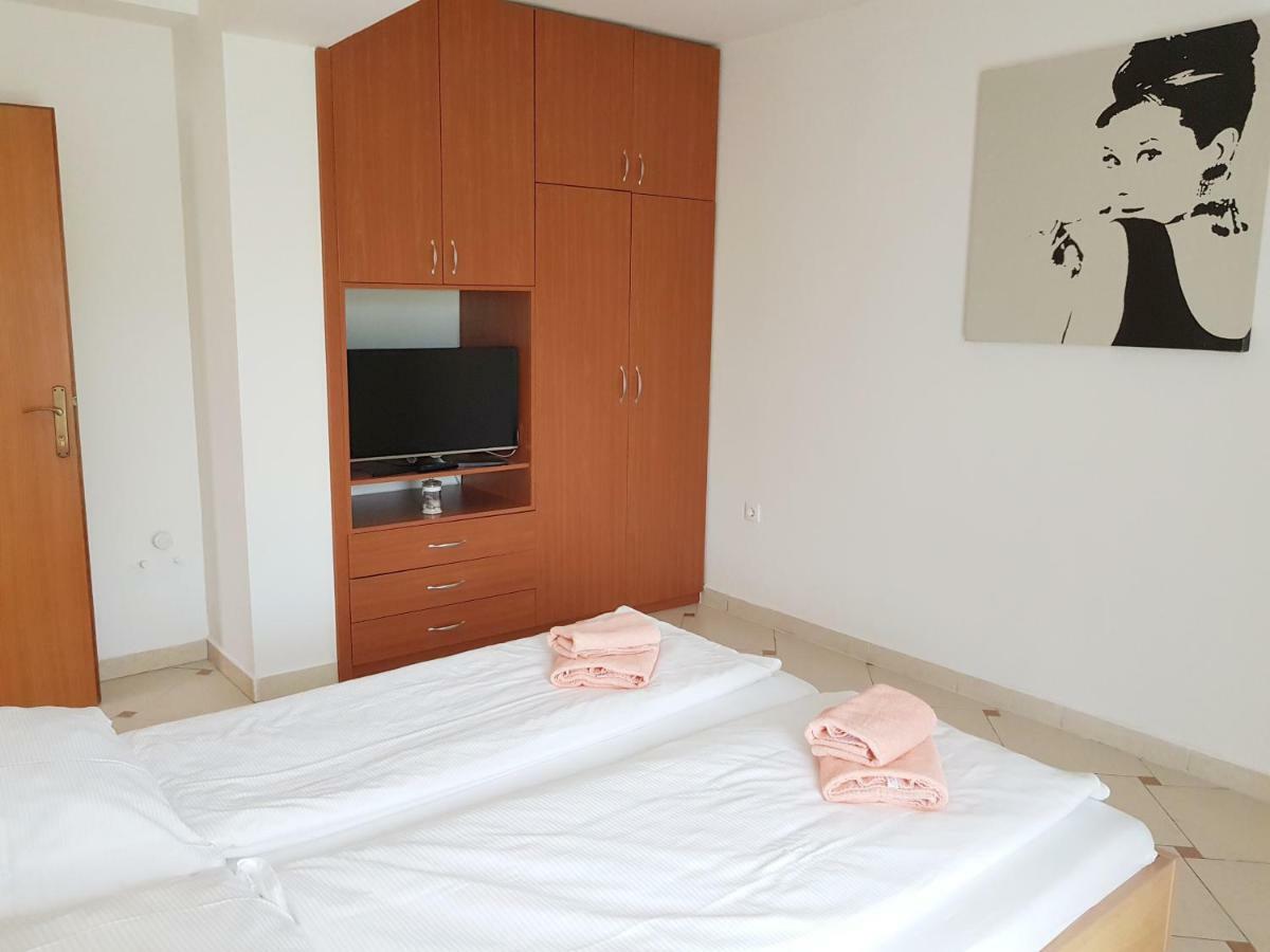 Apartments Mrkonja Матулі Екстер'єр фото