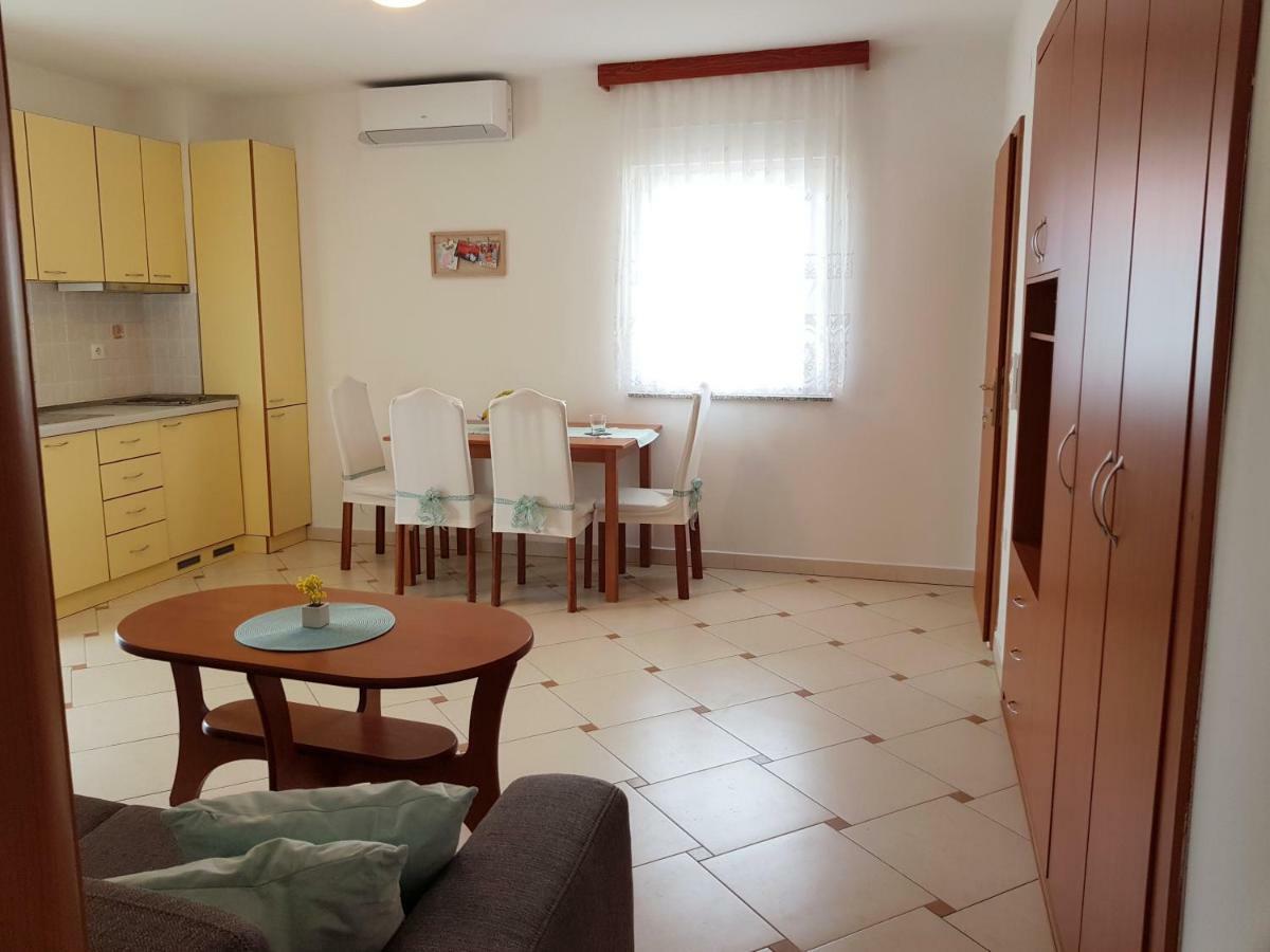 Apartments Mrkonja Матулі Екстер'єр фото